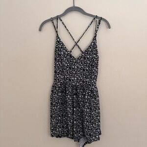Urban Outfitters Black White Floral Strappy Romper Size Small